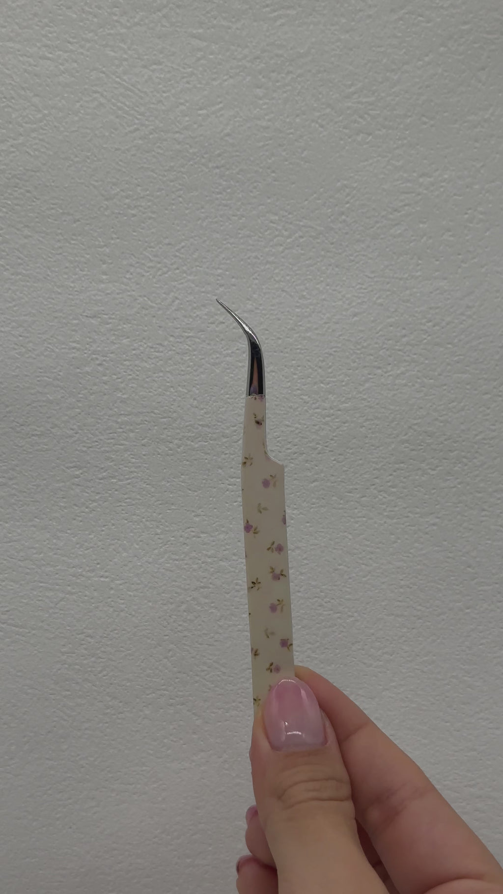 Blossom Isolation Tweezer